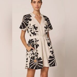 20. NWT cleobella  Beatrice Mini Dress XS Floral V-Neck Short Sleeve Casual